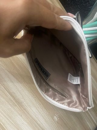 Bolso blanco con lazo