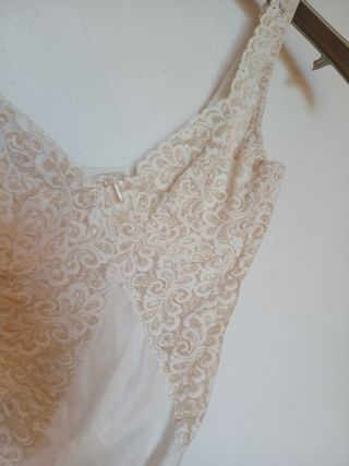 Top body pizzo beige e bianco