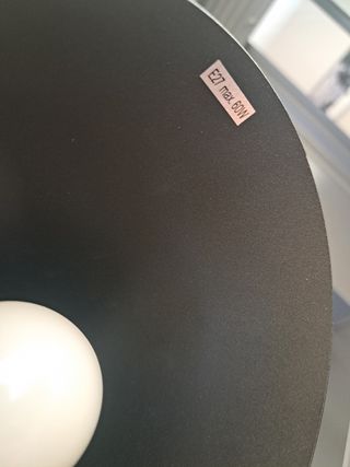 Lámpara de pie moderna negra