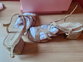 Alma en Pena - Sandalias Doradas