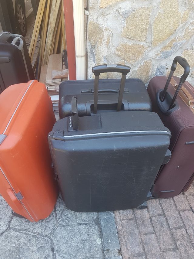 5 Maletas usadas 50€ cada una

