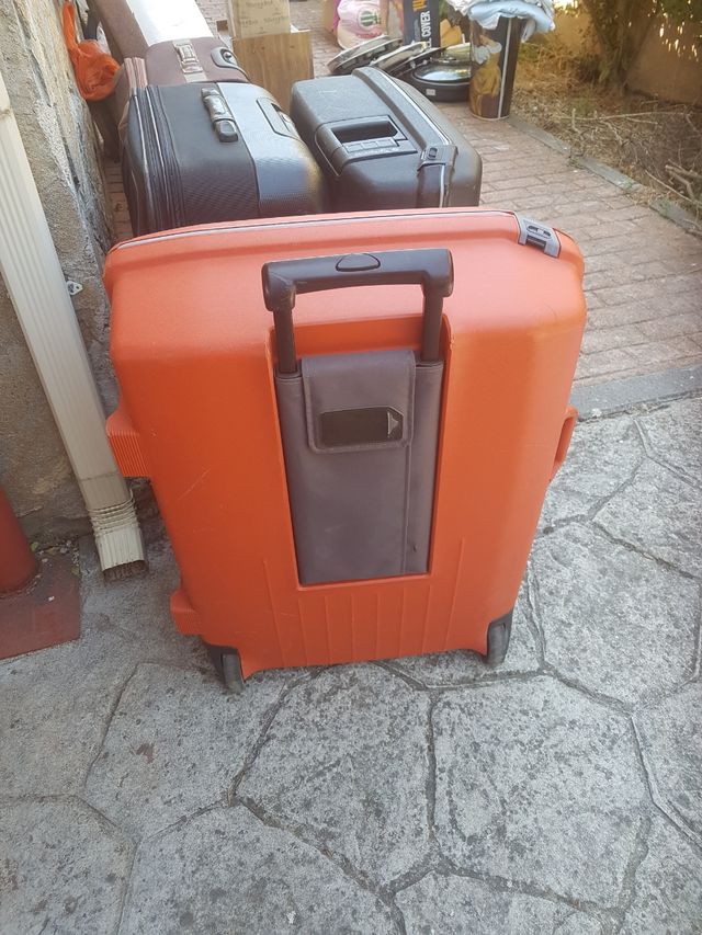 5 Maletas usadas 50€ cada una

