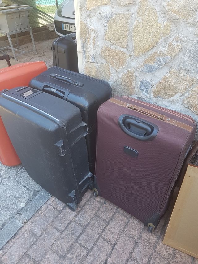 5 Maletas usadas 50€ cada una

