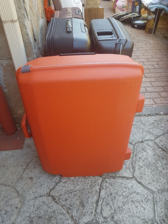 5 Maletas usadas 50€ cada una

