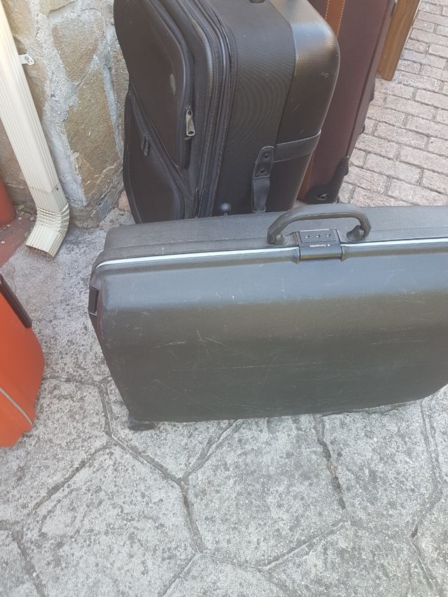 5 Maletas usadas 50€ cada una

