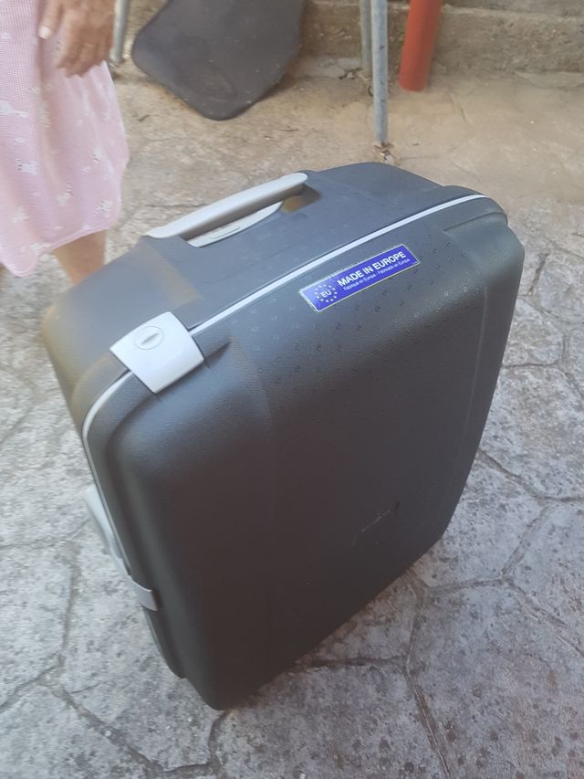 5 Maletas usadas 50€ cada una

