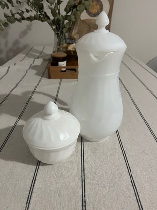 Juego de té blanco: Jarra y azucarero