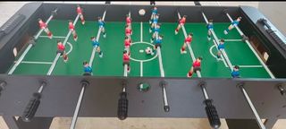 Futbolín de mesa.