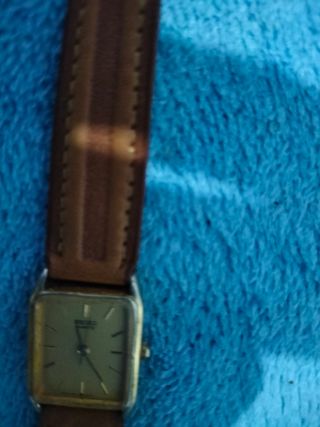 Reloj de pulsera antiguo
