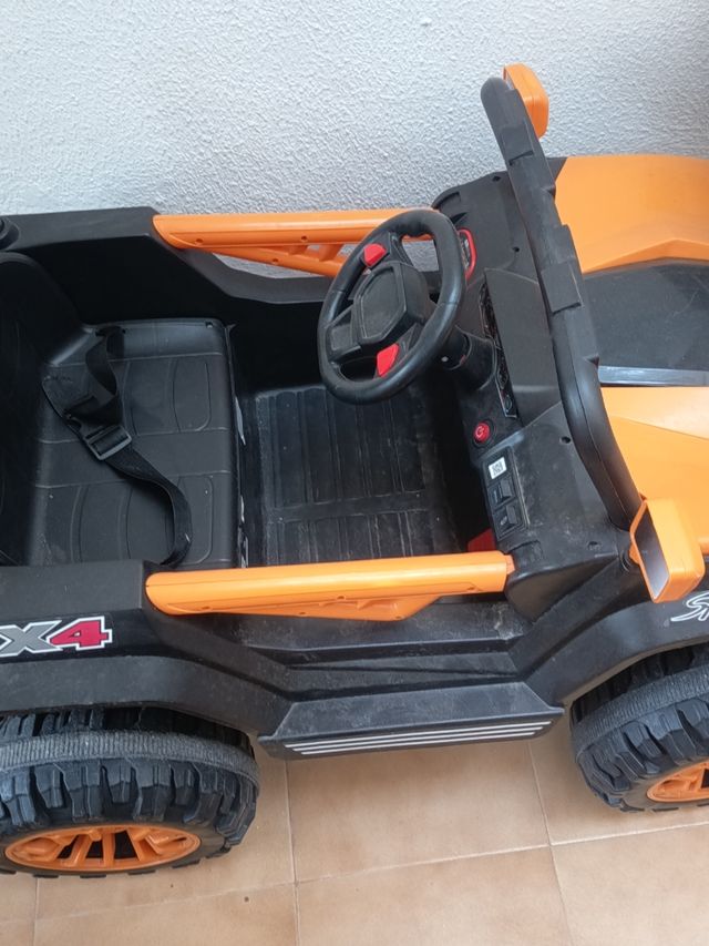 Coche eléctrico infantil