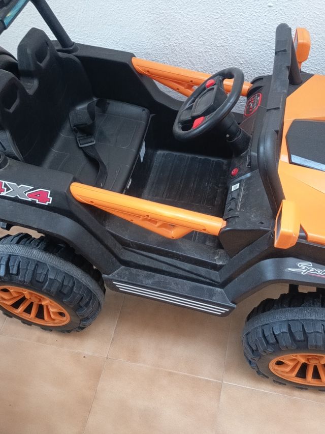 Coche eléctrico infantil