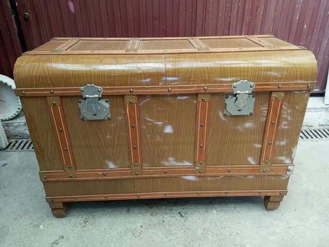 Baule in legno-metallo marrone antico