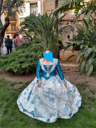 Traje Fallera completo azul y plata