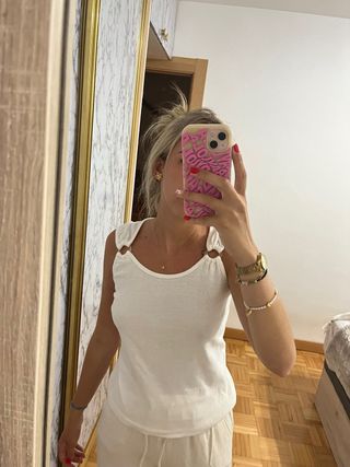 Camiseta blanca tirantes.