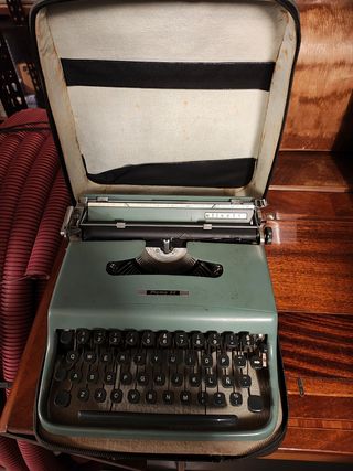 Olivetti Pluma 22 - Máquina de escribir