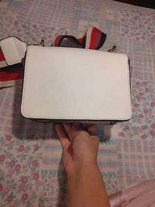 Bolso bandolera gruesa blanco, rosa y morado