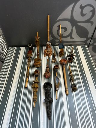 Collezione di 12 pipe decorative