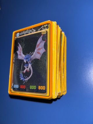 Lote de 110 cartas Invizimals