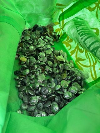 Botones antiguos militares