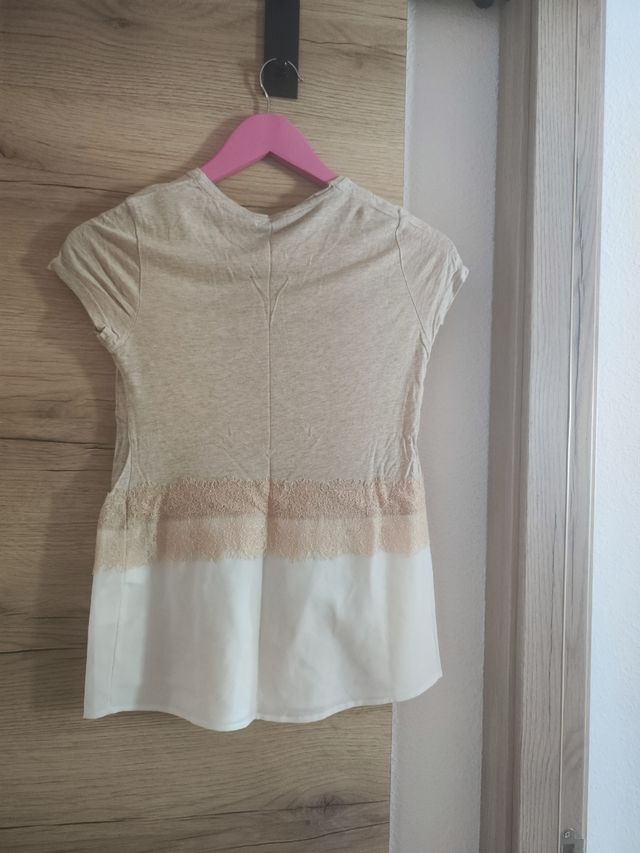 Camiseta beige y blanca niña