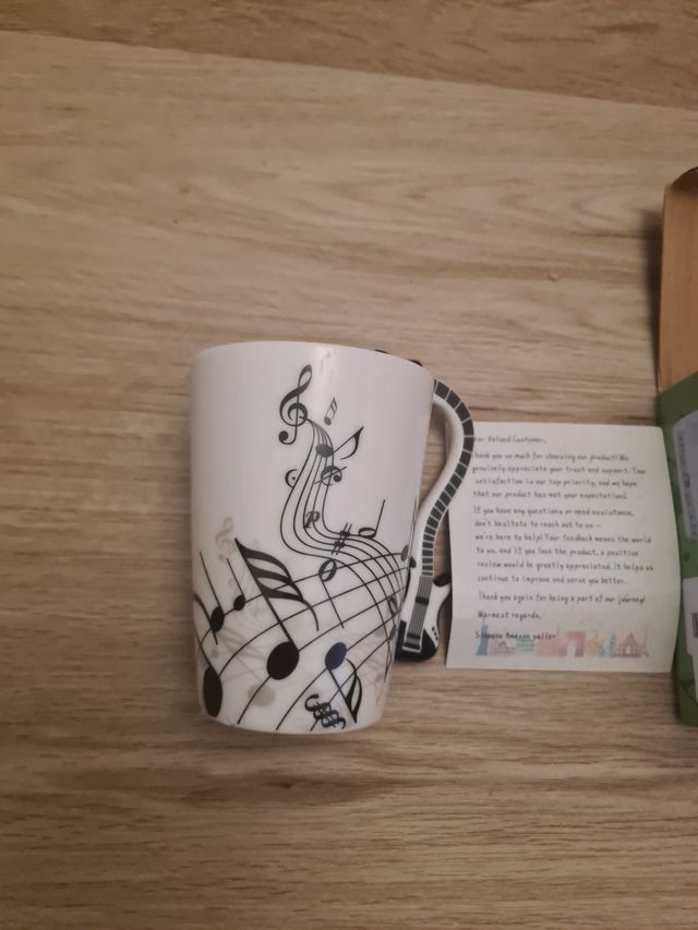 Taza con diseño musical
