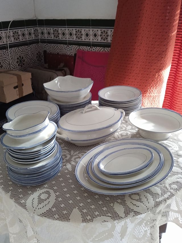 Vajilla porcelana azul y blanca