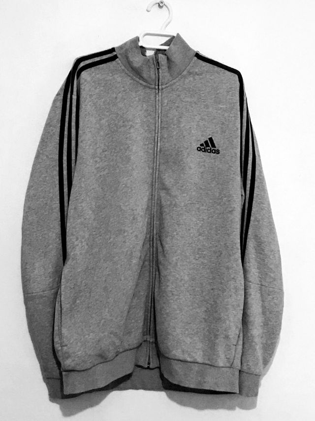 Chaqueta Adidas gris