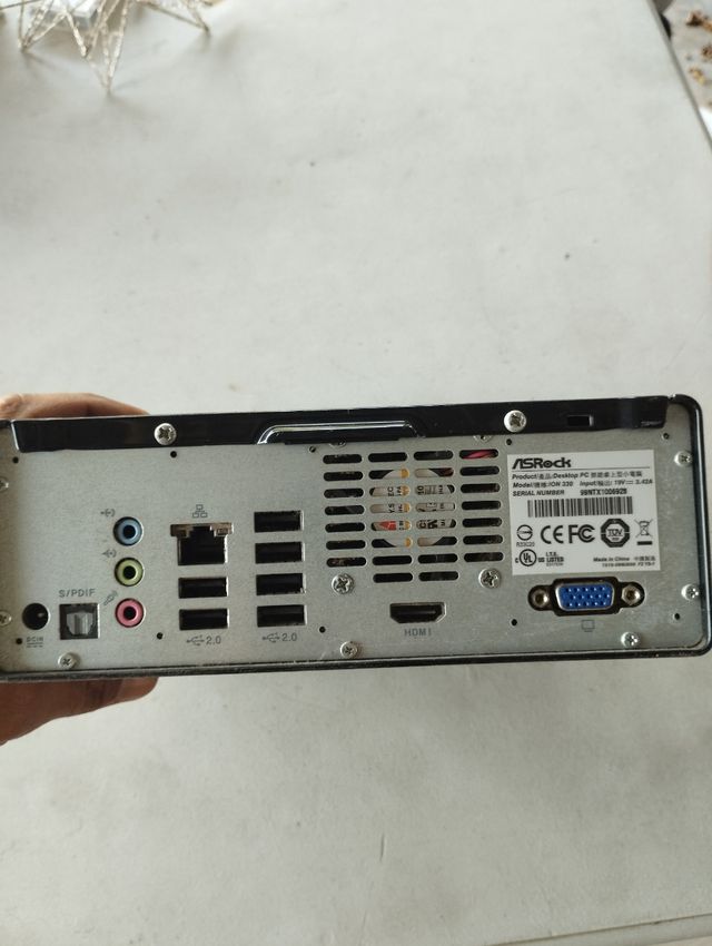 Mini PC ASRock - PC pequeño negro