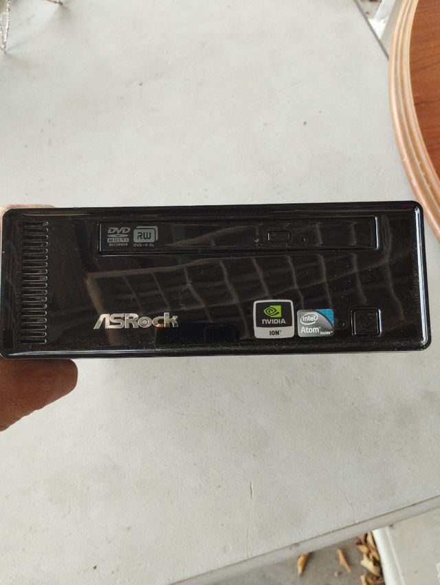 Mini PC ASRock - PC pequeño negro