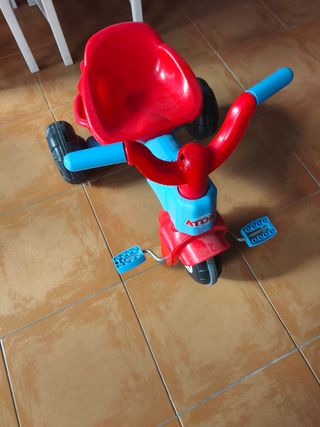 Triciclo infantil rojo-azul