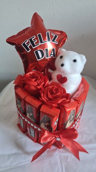 Arreglo de rosas y bombones