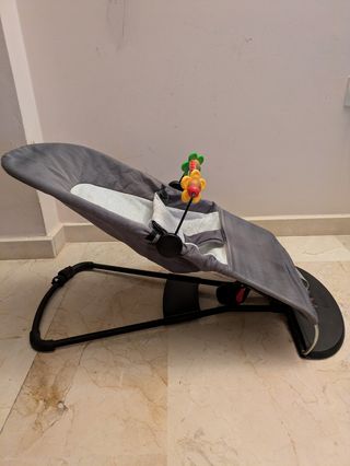 Hamaca Babybjörn bebé con juguete móvil 