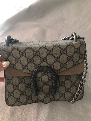 Borsa Gucci GG Marmont.
Replica di alta qualità