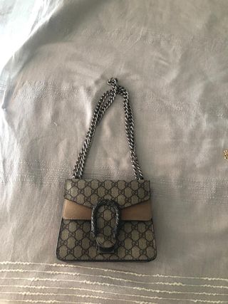 Borsa Gucci GG Marmont.
Replica di alta qualità
