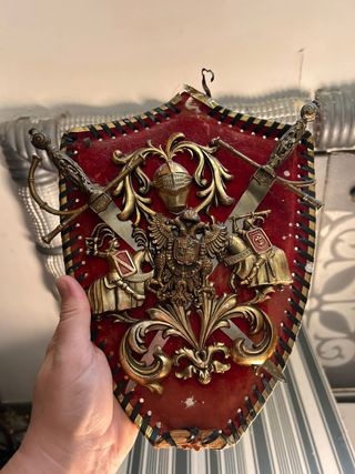 Escudo antiguo decorativo