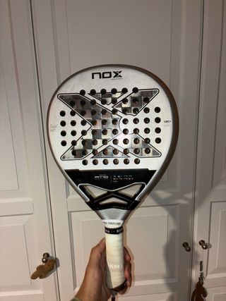 Pala pádel Nox AT10 18K