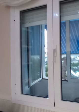Ventana + persiana + mosquitera 