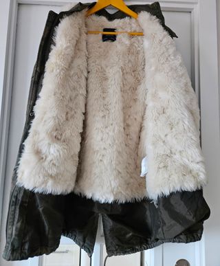 Parka Zara camuflaje - Forro borreguillo