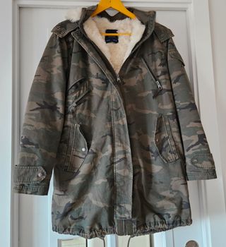 Parka Zara camuflaje - Forro borreguillo