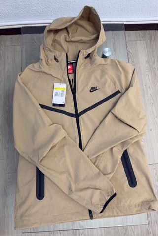 Chaqueta Nike Tech Woven Beige