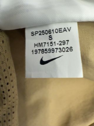 Chaqueta Nike Tech Woven Beige