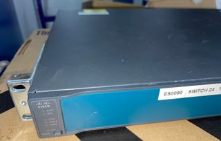 Switch Cisco Catalyst 3560V2-24PS sin cables