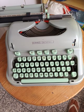 Máquina de escrever Hermes 3000 - Verde