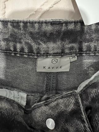 Jeans rectos grises