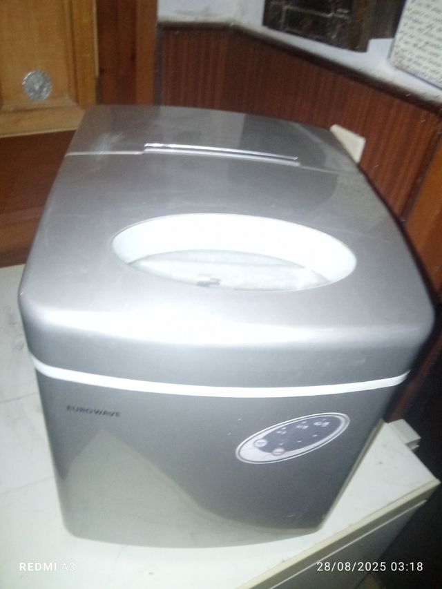 Macchina per il ghiaccio EuroCave