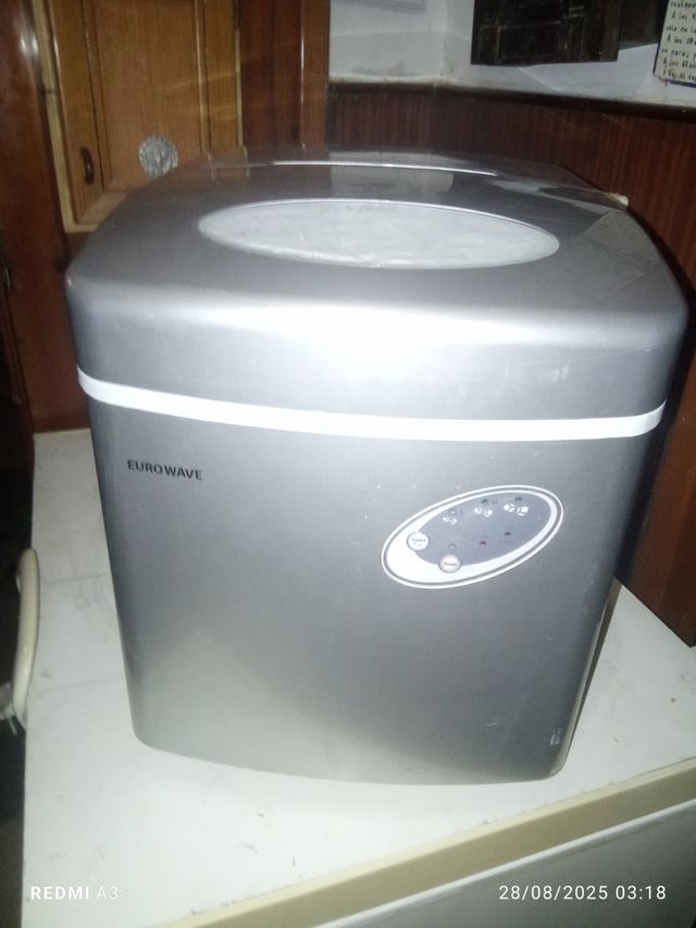 Macchina per il ghiaccio EuroCave