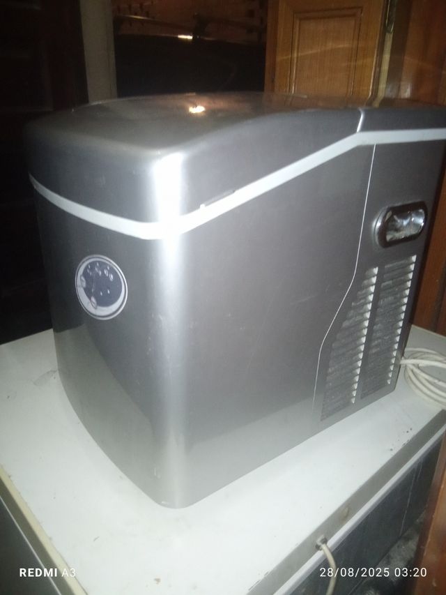 Macchina per il ghiaccio EuroCave