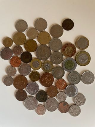 Monedas y billetes antiguos de varios países