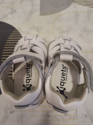 Sandalias bebé blancas a estrenar