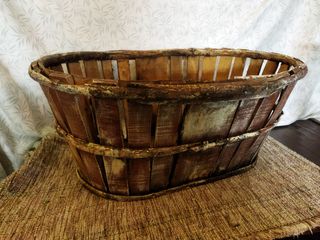Banasta antigua de madera